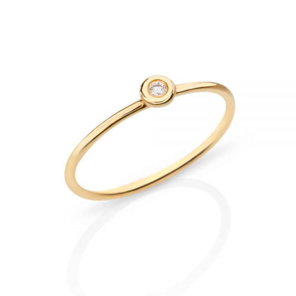 Gold ring with diamond