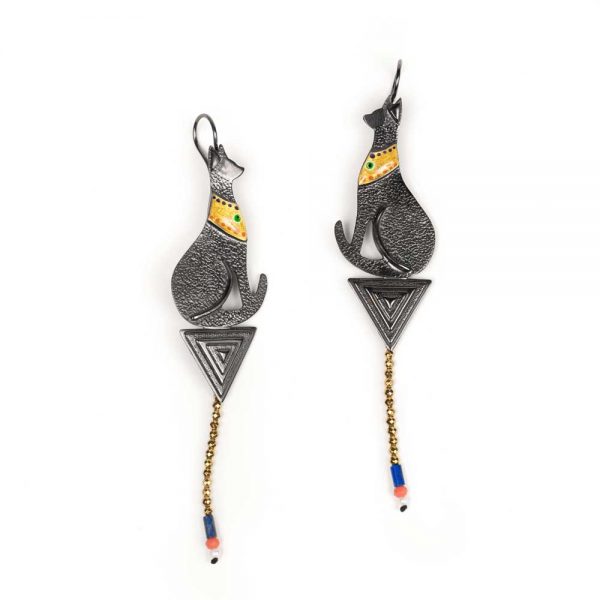 Bronze earrings with black rhodium platinum, enamel, corals and pearls