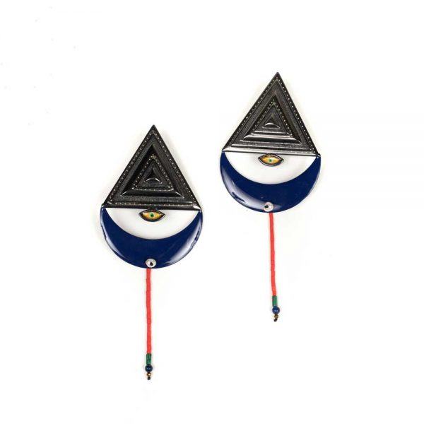 Earrings in bronze with black plating and enamel