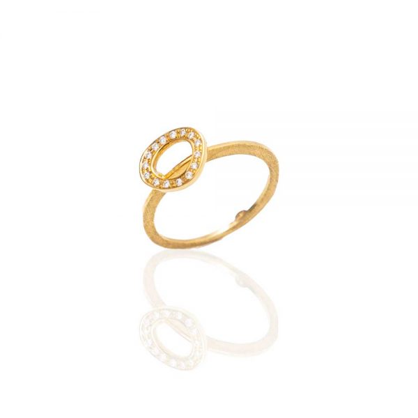 Gold ring with diamonds