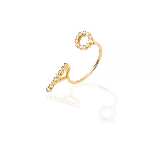 Gold ring with diamonds